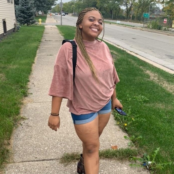 Meet The Posher - Picture 1 of 9